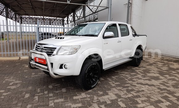 Buy Used Toyota Hilux White Car in Karasburg in Karas Buy Used Toyota Hilux White Car in Karasburg in Karas