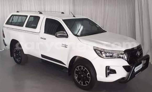 Buy Used Toyota Hilux White Car in Grootfontein in Namibia
