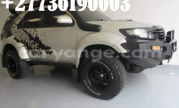 Buy Used Toyota Fortuner White Car in Windhoek in Namibia