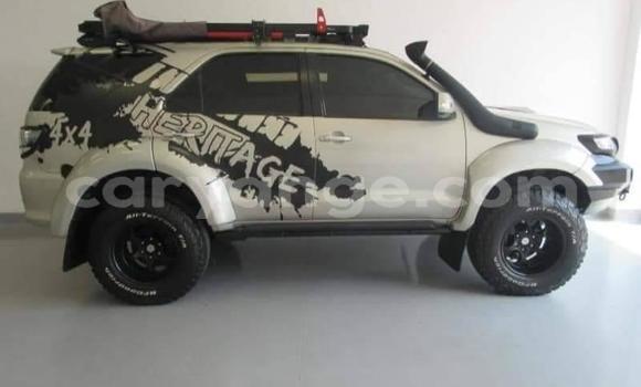 Acheter Occasion Voiture Toyota Fortuner Blanc à Windhoek, Namibie Acheter Occasion Voiture Toyota Fortuner Blanc à Windhoek, Namibie