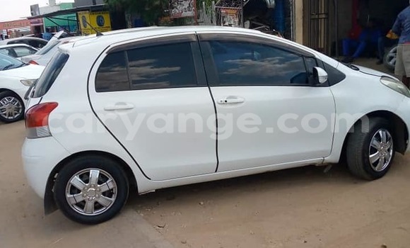 Acheter Occasion Voiture Toyota Vitz Blanc à Windhoek, Namibie