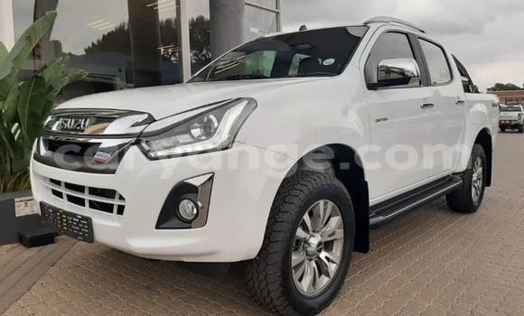 Buy Used Isuzu D–MAX White Car in Grootfontein in Namibia