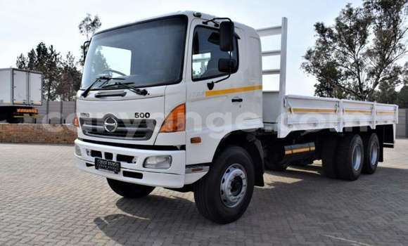 Buy Used Hino 300 Series White Truck in Windhoek in Namibia Buy Used Hino 300 Series White Truck in Windhoek in Namibia