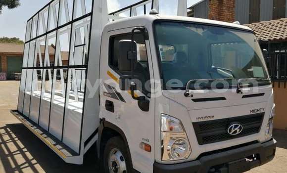 Buy Used Hyundai Chorus White Truck in Windhoek in Namibia Buy Used Hyundai Chorus White Truck in Windhoek in Namibia