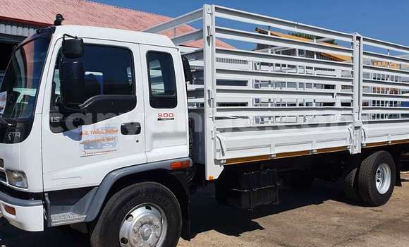 Acheter Occasion Utilitaire Isuzu FTR 850 Blanc à Windhoek, Namibie Acheter Occasion Utilitaire Isuzu FTR 850 Blanc à Windhoek, Namibie