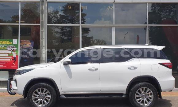 Acheter Occasion Voiture Toyota Fortuner Gris à Karasburg, Karas Acheter Occasion Voiture Toyota Fortuner Gris à Karasburg, Karas