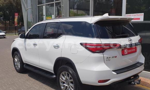 Acheter Occasion Voiture Toyota Fortuner Gris à Karasburg, Karas Acheter Occasion Voiture Toyota Fortuner Gris à Karasburg, Karas