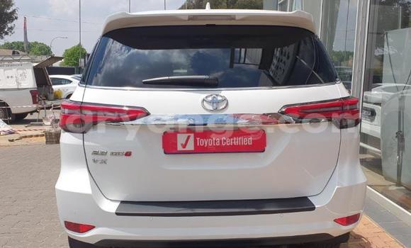 Acheter Occasion Voiture Toyota Fortuner Gris à Karasburg, Karas Acheter Occasion Voiture Toyota Fortuner Gris à Karasburg, Karas