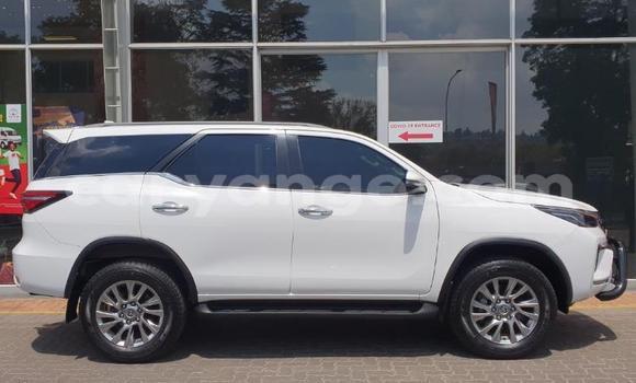 Acheter Occasion Voiture Toyota Fortuner Gris à Karasburg, Karas Acheter Occasion Voiture Toyota Fortuner Gris à Karasburg, Karas