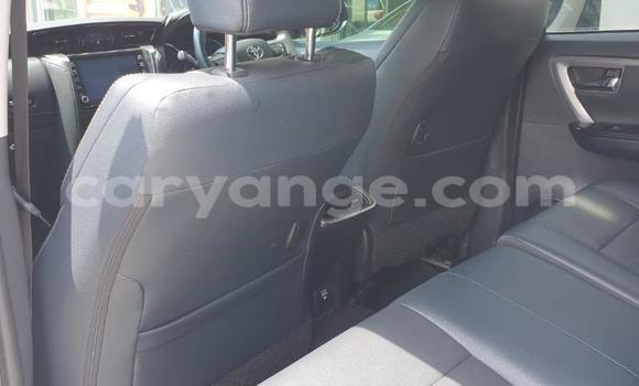 Acheter Occasion Voiture Toyota Fortuner Gris à Karasburg, Karas Acheter Occasion Voiture Toyota Fortuner Gris à Karasburg, Karas