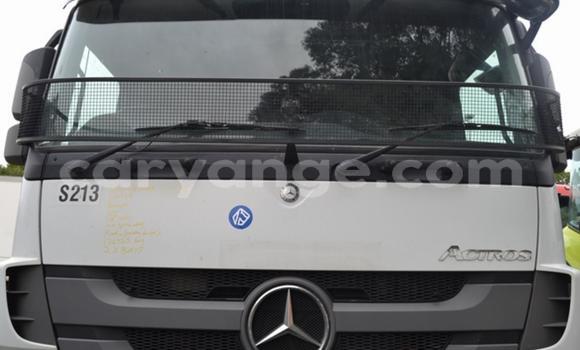 Acheter Occasion Utilitaire Mercedes‒Benz 2644 Blanc à Windhoek, Namibie Acheter Occasion Utilitaire Mercedes‒Benz 2644 Blanc à Windhoek, Namibie