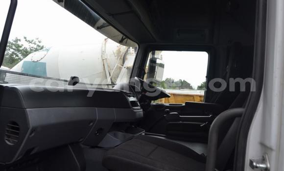 Acheter Occasion Utilitaire Mercedes‒Benz 2644 Blanc à Windhoek, Namibie Acheter Occasion Utilitaire Mercedes‒Benz 2644 Blanc à Windhoek, Namibie