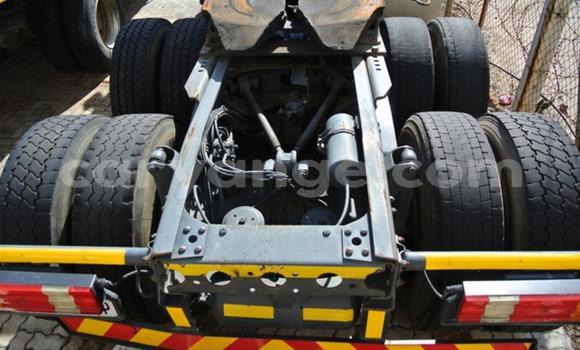 Acheter Occasion Utilitaire Mercedes‒Benz 3331 Blanc à Windhoek, Namibie Acheter Occasion Utilitaire Mercedes‒Benz 3331 Blanc à Windhoek, Namibie