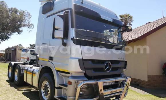 Buy Used Mercedes‒Benz 2644 White Truck in Windhoek in Namibia Buy Used Mercedes‒Benz 2644 White Truck in Windhoek in Namibia