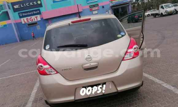 Acheter Occasion Voiture Nissan Tiida Marron à Windhoek, Namibie Acheter Occasion Voiture Nissan Tiida Marron à Windhoek, Namibie