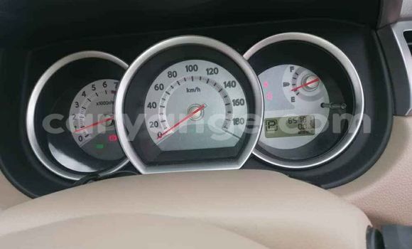 Acheter Occasion Voiture Nissan Tiida Marron à Windhoek, Namibie Acheter Occasion Voiture Nissan Tiida Marron à Windhoek, Namibie