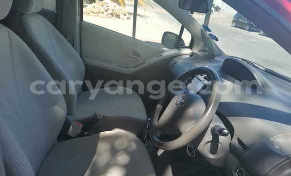 Acheter Occasion Voiture Toyota Vitz Rouge à Windhoek, Namibie Acheter Occasion Voiture Toyota Vitz Rouge à Windhoek, Namibie