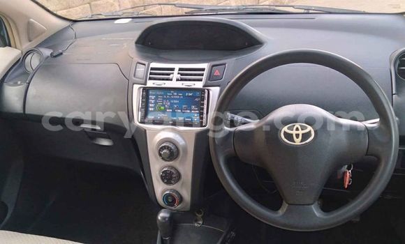 Acheter Occasion Voiture Toyota Vitz Bleu à Windhoek, Namibie Acheter Occasion Voiture Toyota Vitz Bleu à Windhoek, Namibie