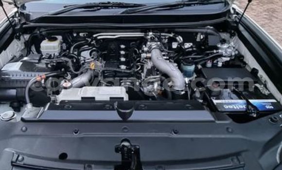 Acheter Occasion Voiture Toyota Prado Blanc à Windhoek, Namibie Acheter Occasion Voiture Toyota Prado Blanc à Windhoek, Namibie