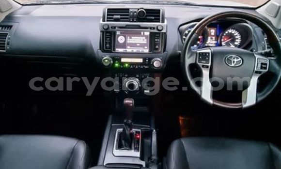 Acheter Occasion Voiture Toyota Prado Blanc à Windhoek, Namibie Acheter Occasion Voiture Toyota Prado Blanc à Windhoek, Namibie