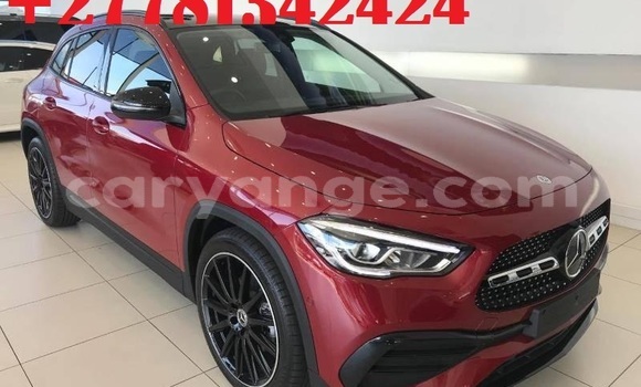 Buy Used Mercedes-Benz GLA-klasse Red Car in Windhoek in Namibia