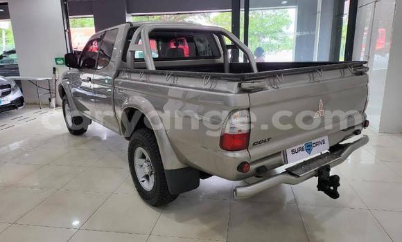 Acheter Occasion Voiture Mitsubishi Colt Blanc à Windhoek, Namibie Acheter Occasion Voiture Mitsubishi Colt Blanc à Windhoek, Namibie