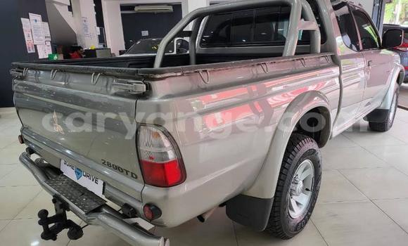 Acheter Occasion Voiture Mitsubishi Colt Blanc à Windhoek, Namibie Acheter Occasion Voiture Mitsubishi Colt Blanc à Windhoek, Namibie