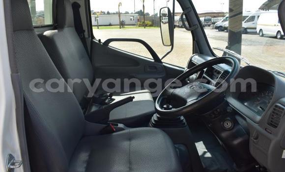 Acheter Occasion Utilitaire Toyota Dyna Blanc à Windhoek, Namibie Acheter Occasion Utilitaire Toyota Dyna Blanc à Windhoek, Namibie