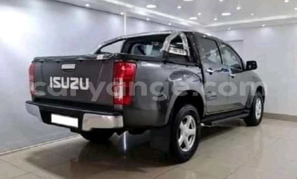 Buy Used Isuzu D–MAX Silver Car in Windhoek in Namibia Buy Used Isuzu D–MAX Silver Car in Windhoek in Namibia