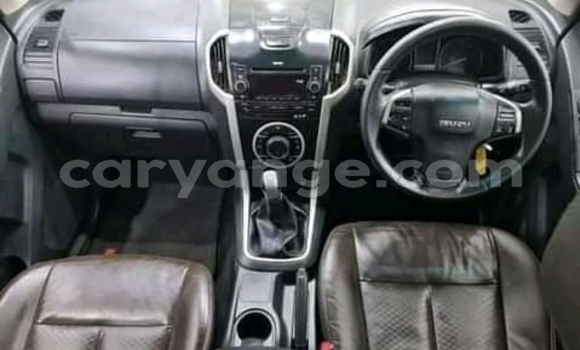 Buy Used Isuzu D–MAX Silver Car in Windhoek in Namibia Buy Used Isuzu D–MAX Silver Car in Windhoek in Namibia