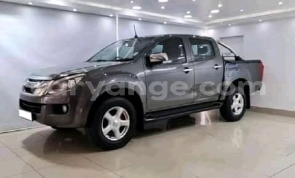 Buy Used Isuzu D–MAX Silver Car in Windhoek in Namibia Buy Used Isuzu D–MAX Silver Car in Windhoek in Namibia