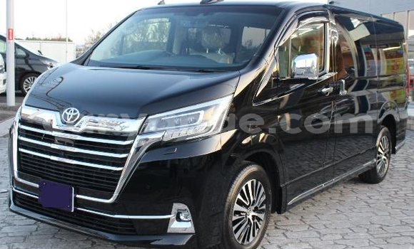Buy Used Toyota Grand HiAce Black Car in Grootfontein in Namibia