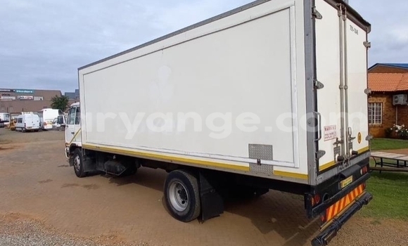 Buy Used Caterpillar 120 White Truck in Karasburg in Karas Buy Used Caterpillar 120 White Truck in Karasburg in Karas