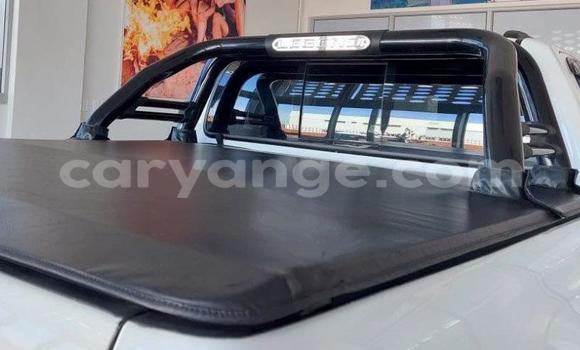 Acheter Occasion Voiture Toyota Hilux Blanc à Henties Bay, Erongo Acheter Occasion Voiture Toyota Hilux Blanc à Henties Bay, Erongo