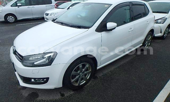 Acheter Occasion Voiture Volkswagen Polo Blanc à Walvis Bay, Namibie Acheter Occasion Voiture Volkswagen Polo Blanc à Walvis Bay, Namibie