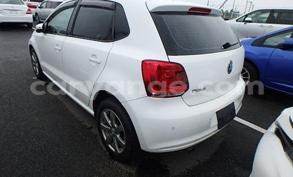 Acheter Occasion Voiture Volkswagen Polo Blanc à Walvis Bay, Namibie Acheter Occasion Voiture Volkswagen Polo Blanc à Walvis Bay, Namibie