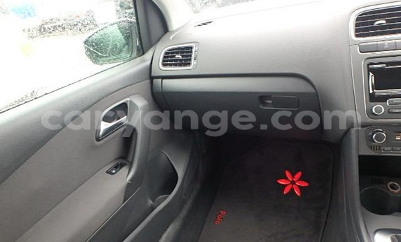 Acheter Occasion Voiture Volkswagen Polo Blanc à Walvis Bay, Namibie Acheter Occasion Voiture Volkswagen Polo Blanc à Walvis Bay, Namibie