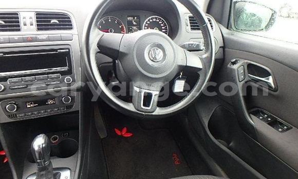 Acheter Occasion Voiture Volkswagen Polo Blanc à Walvis Bay, Namibie Acheter Occasion Voiture Volkswagen Polo Blanc à Walvis Bay, Namibie