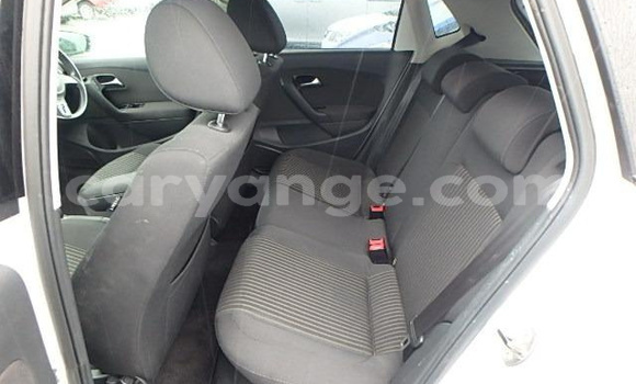 Acheter Occasion Voiture Volkswagen Polo Blanc à Walvis Bay, Namibie Acheter Occasion Voiture Volkswagen Polo Blanc à Walvis Bay, Namibie