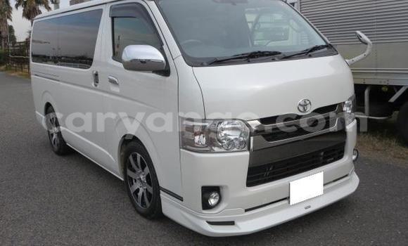 Buy Used Toyota Hi Ace White Car in Bethanien in Karas