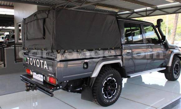 Buy Used Toyota Land Cruiser Silver Car in Windhoek in Namibia Buy Used Toyota Land Cruiser Silver Car in Windhoek in Namibia