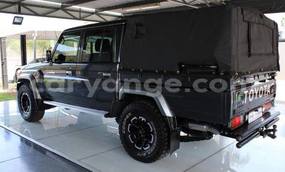 Buy Used Toyota Land Cruiser Silver Car in Windhoek in Namibia Buy Used Toyota Land Cruiser Silver Car in Windhoek in Namibia