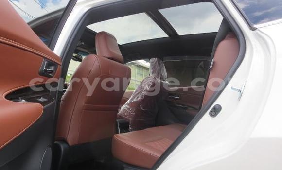 Acheter Import Voiture Toyota Harrier Blanc à Windhoek, Namibie Acheter Import Voiture Toyota Harrier Blanc à Windhoek, Namibie