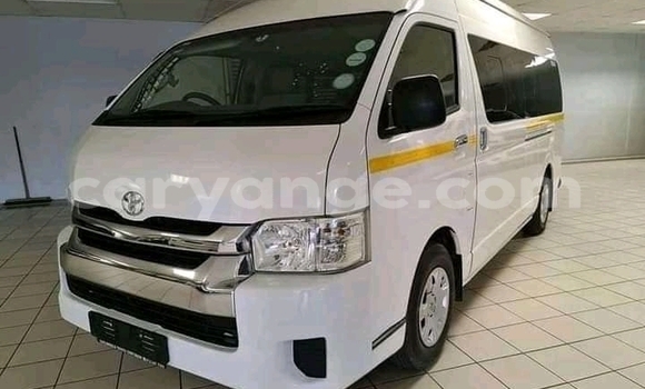 Buy Used Toyota iQ White Car in Karasburg in Karas