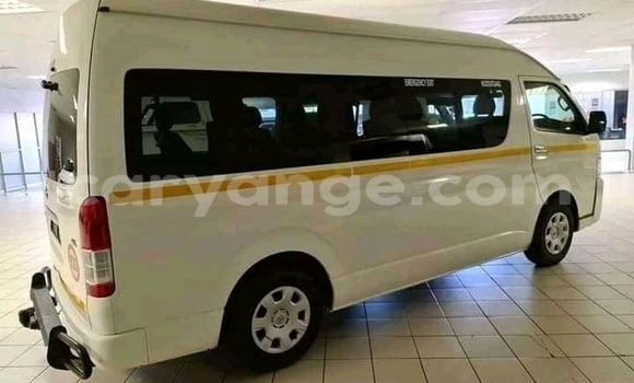 Buy Used Toyota iQ White Car in Karasburg in Karas Buy Used Toyota iQ White Car in Karasburg in Karas