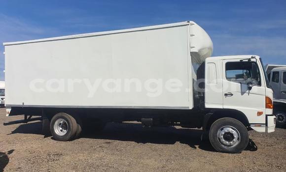 Buy Used Hino 300 Series White Truck in Windhoek in Namibia Buy Used Hino 300 Series White Truck in Windhoek in Namibia
