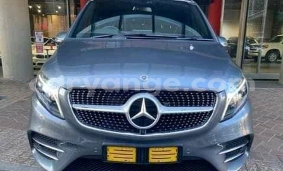 Buy Used Mercedes-Benz Viano Silver Car in Windhoek in Namibia Buy Used Mercedes-Benz Viano Silver Car in Windhoek in Namibia