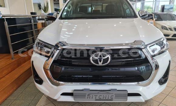 Acheter Occasion Voiture Toyota Hilux Blanc à Windhoek, Namibie