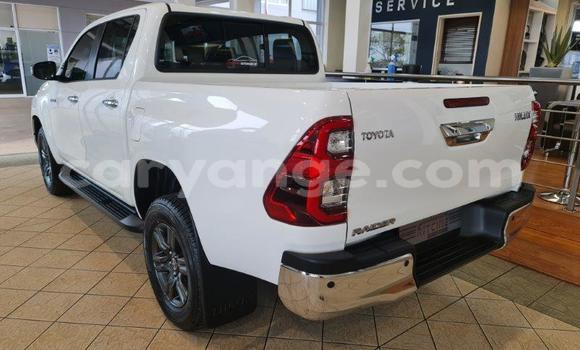 Acheter Occasion Voiture Toyota Hilux Blanc à Windhoek, Namibie Acheter Occasion Voiture Toyota Hilux Blanc à Windhoek, Namibie