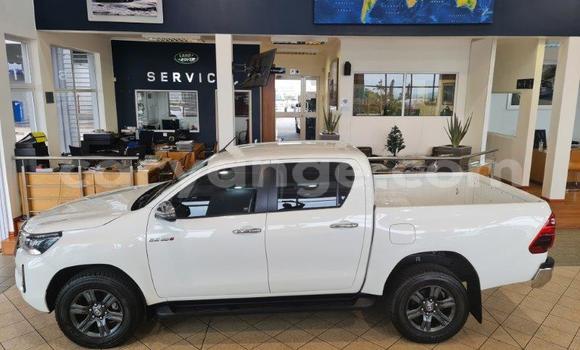 Acheter Occasion Voiture Toyota Hilux Blanc à Windhoek, Namibie Acheter Occasion Voiture Toyota Hilux Blanc à Windhoek, Namibie